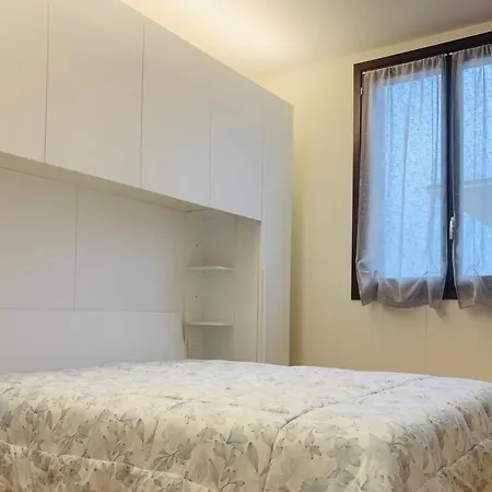 Deny & Carol's House - App. 33 Somma Lombardo