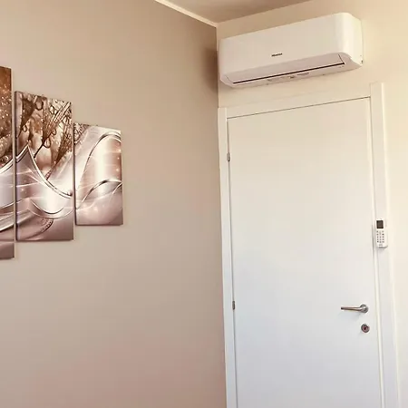 Deny & Carol's House - App. 33 Apartment *