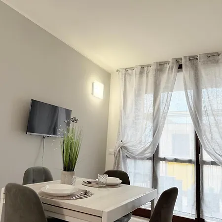Deny & Carol's House - App. 33 * Somma Lombardo